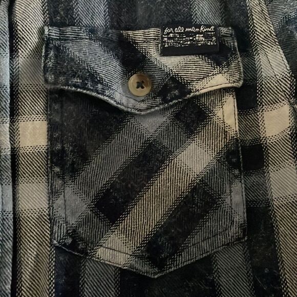 74AMK Boys Blue & White Plaid Button Down Shirt Size Medium - Picture 4 of 7